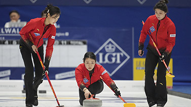 亚青赛手记02：现在开始，该学会做强队球迷了！.